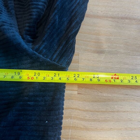 prAna Womens Escambia Pull Over Knit Top Sweater MEDIUM in Black Velour - Picture 9 of 10